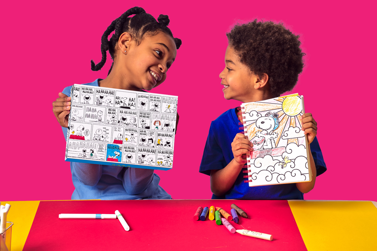 OOLY - OOLY x Peanuts: Coloring Activity & Sticker Kit