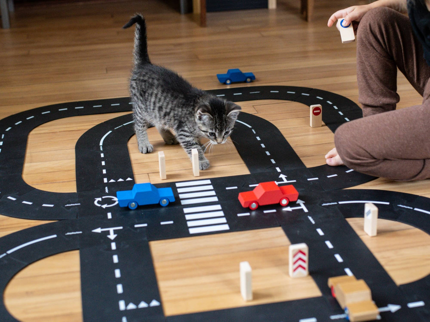Waytoplay Toys - King of the Road - Extra Long Flexible Toy Road with Cars