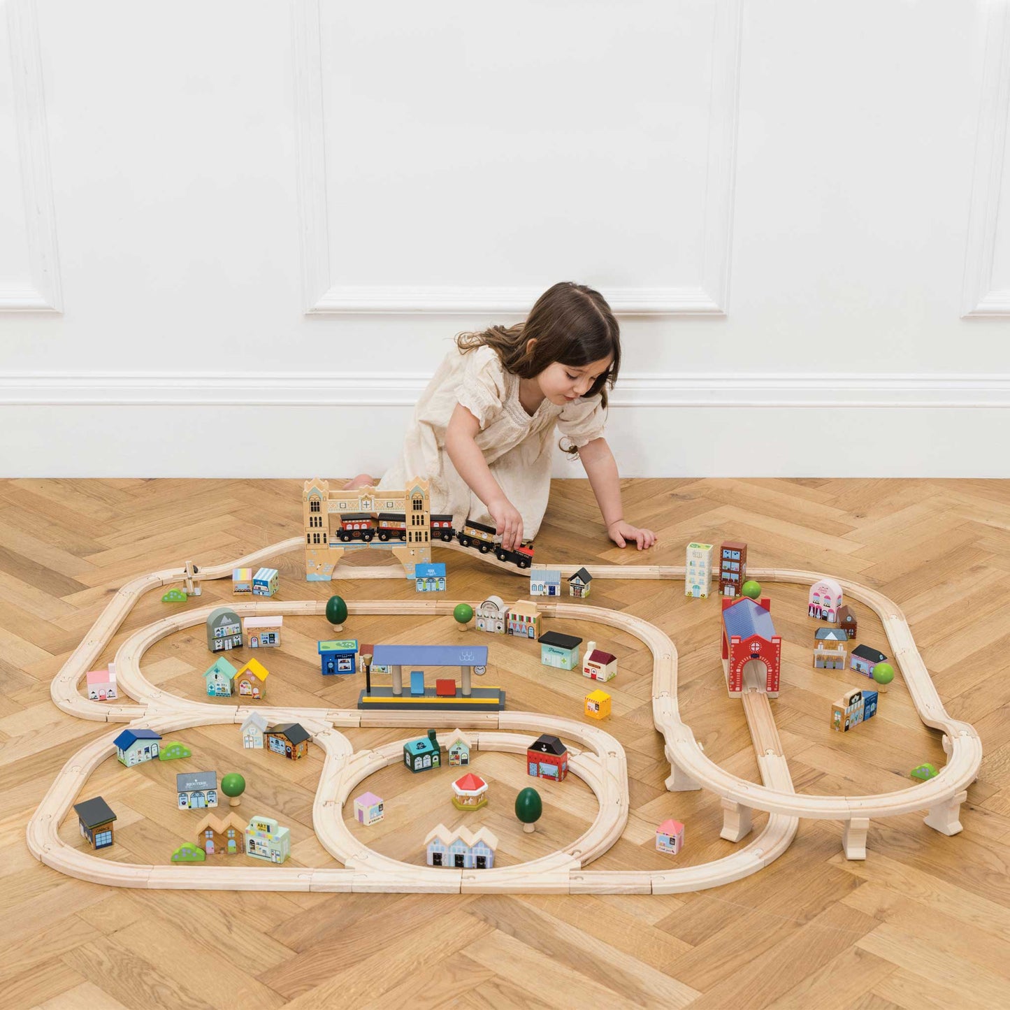 Le Toy Van, Inc. - London Train Set