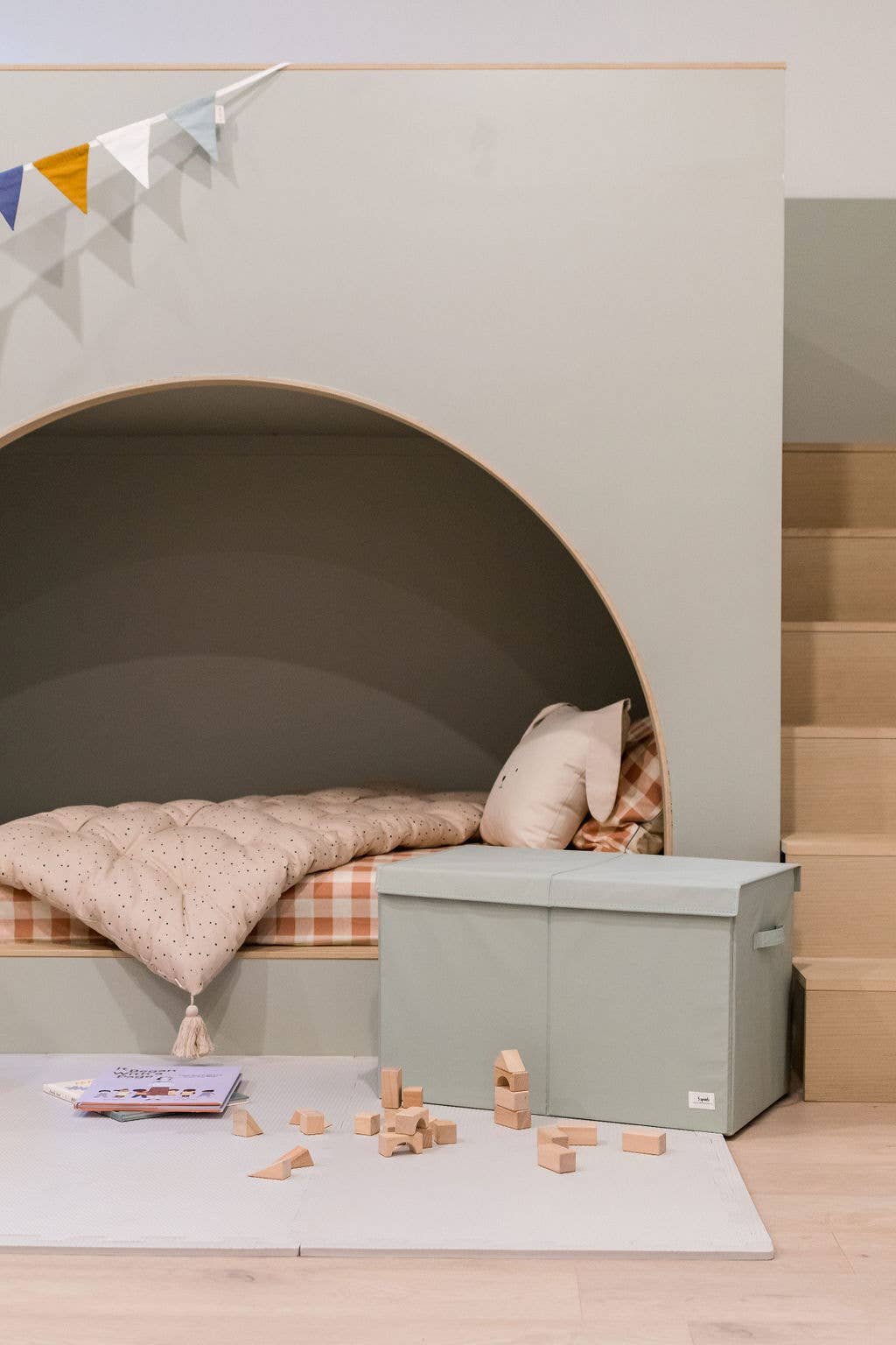 3 Sprouts - Recycled Fabric Folding Chest - Solid Colors: Light Gray