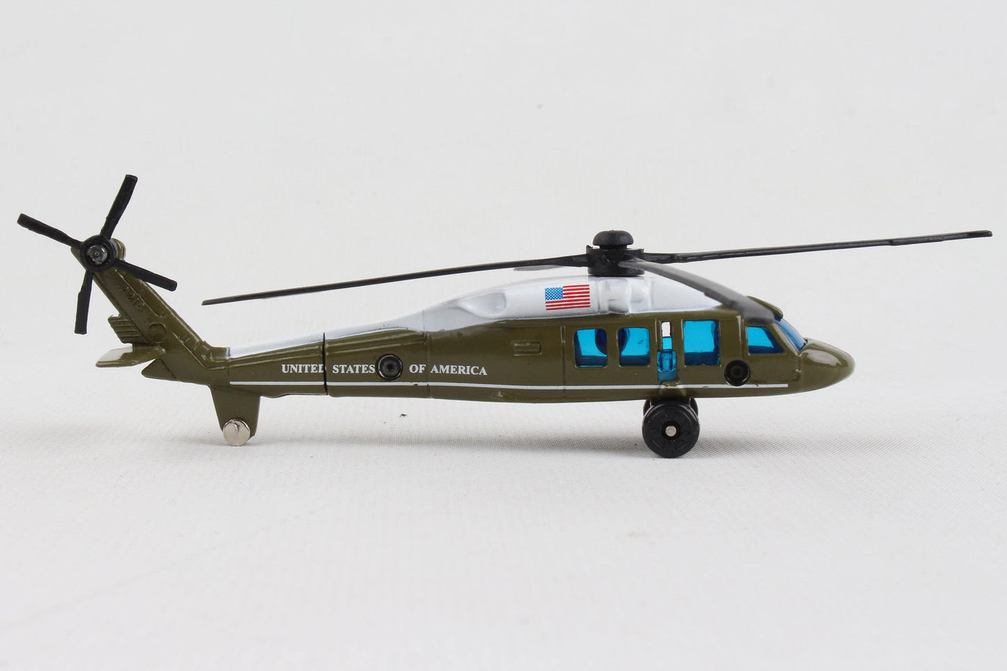 Daron Worldwide Trading - RW235 RUNWAY24 UH60 PRESIDENTIAL HELICOPTER