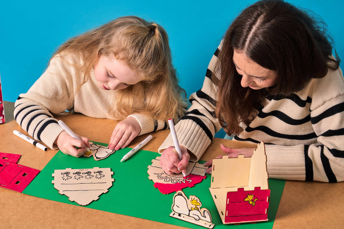 OOLY - OOLY x Peanuts: Color-in' Wooden Birdhouse Kit