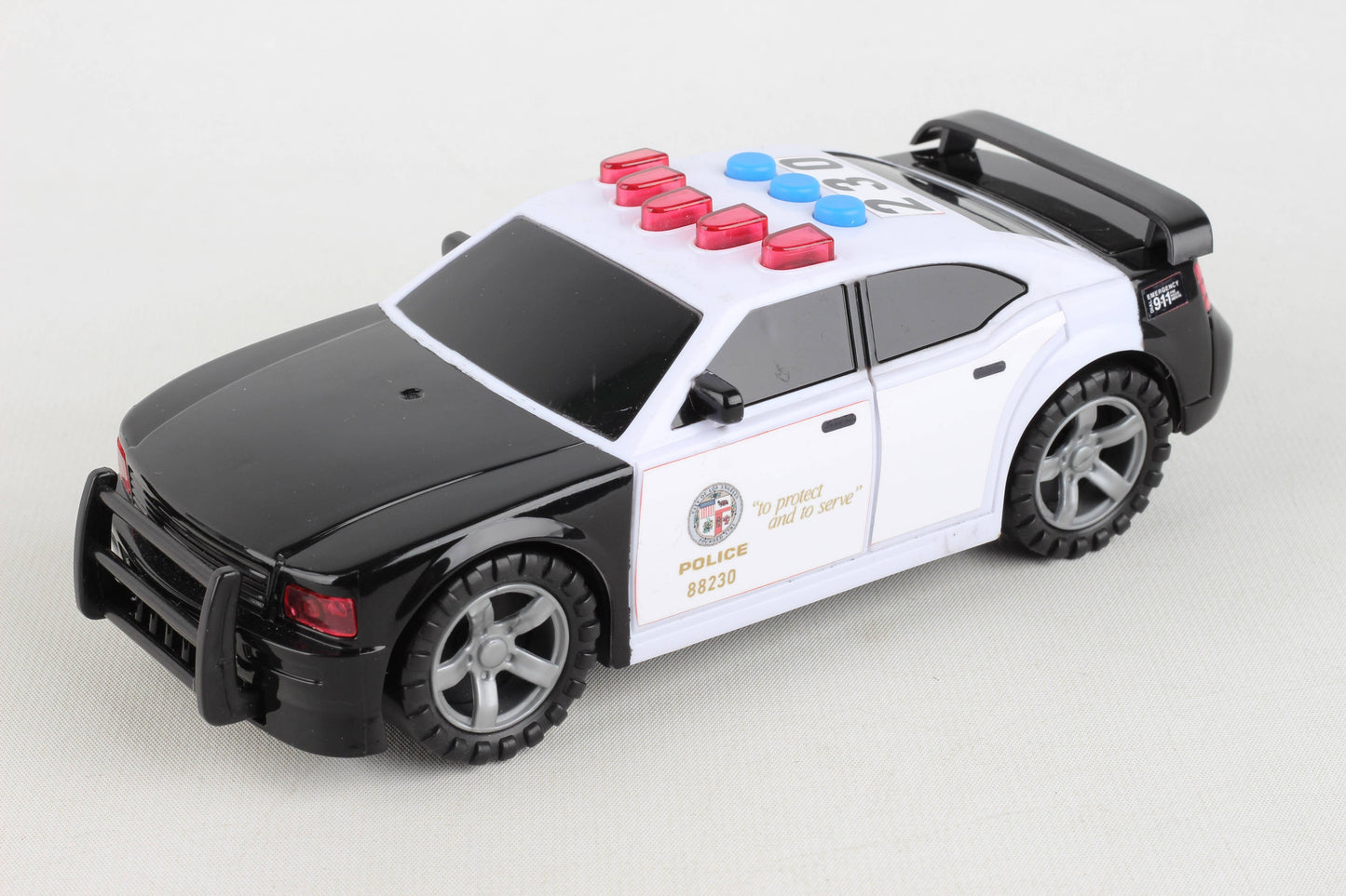 Daron Worldwide Trading - LA2200 LAPD Police Car w/lights & Sounds  by Daron Toys