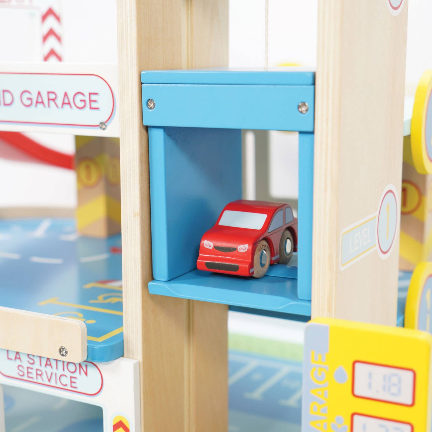 Le Toy Van, Inc. - Le Grand Wooden Garage