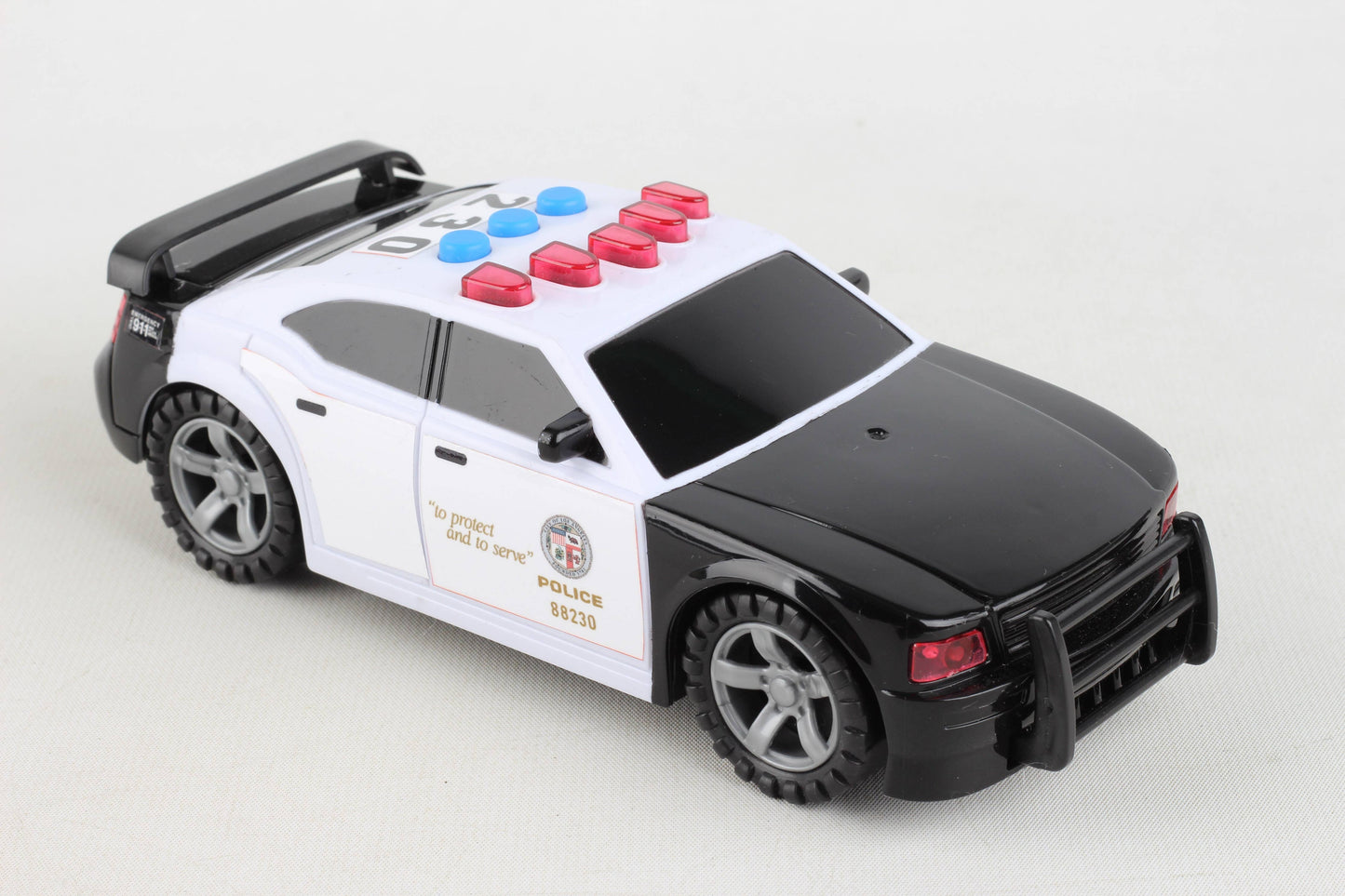 Daron Worldwide Trading - LA2200 LAPD Police Car w/lights & Sounds  by Daron Toys