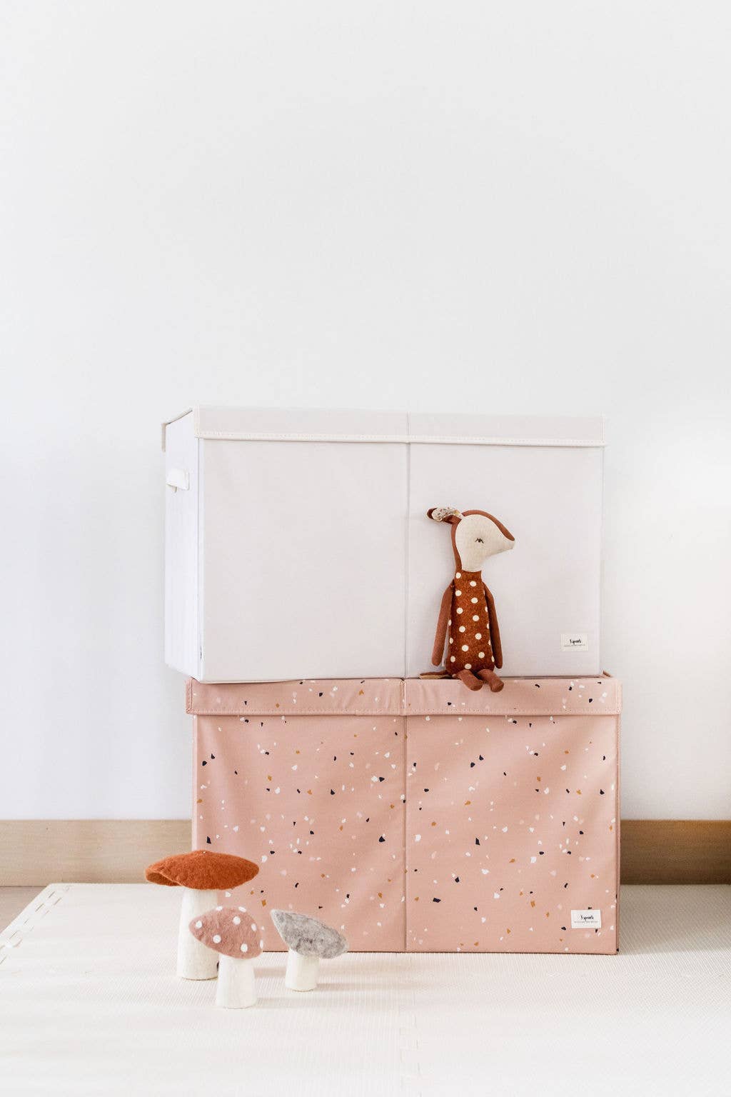 3 Sprouts - Recycled Fabric Folding Chest - Solid Colors: Light Gray