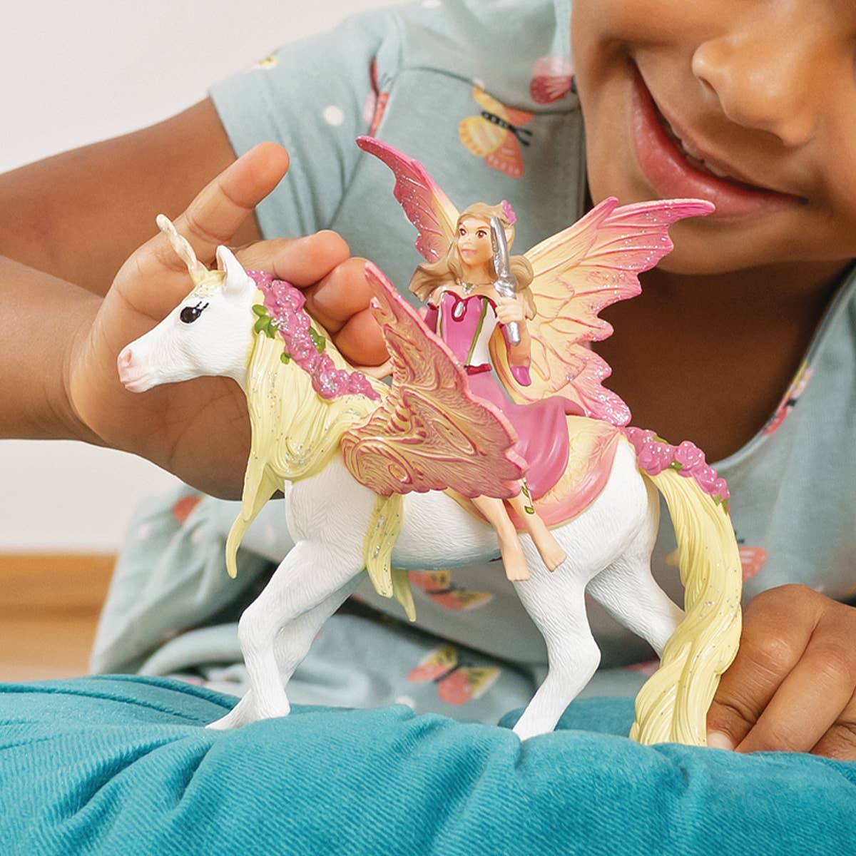 Schleich - Fairy Feya With Pegasus Unicorn Fairy Toy Playset