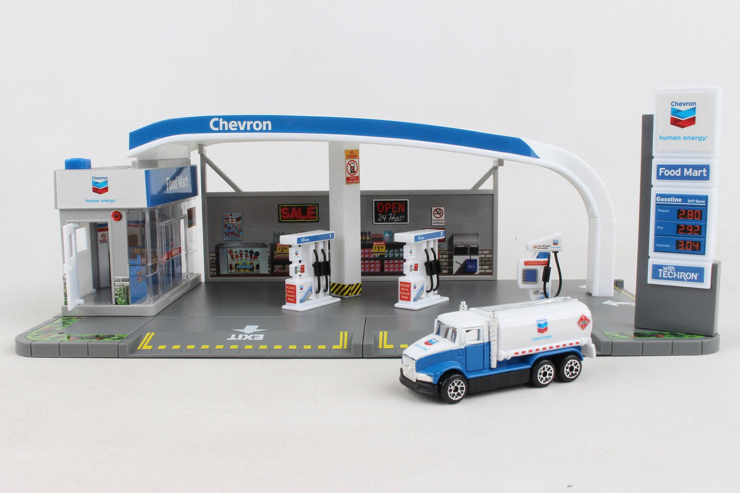 Daron Worldwide Trading - RT187215 Chevron Gas Station by Daron Toys