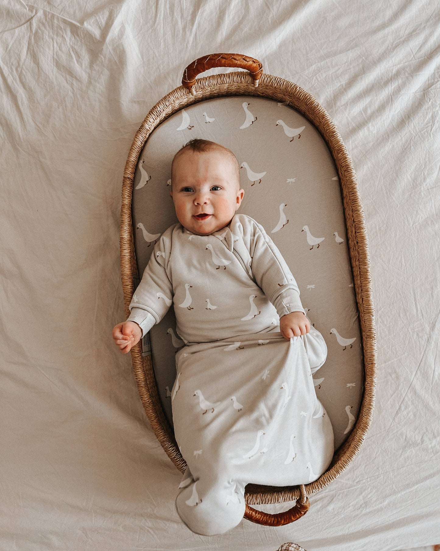 gunamuna - TRANSITIONAL SWADDLE BAG: Goose / 3-6M / 1.0