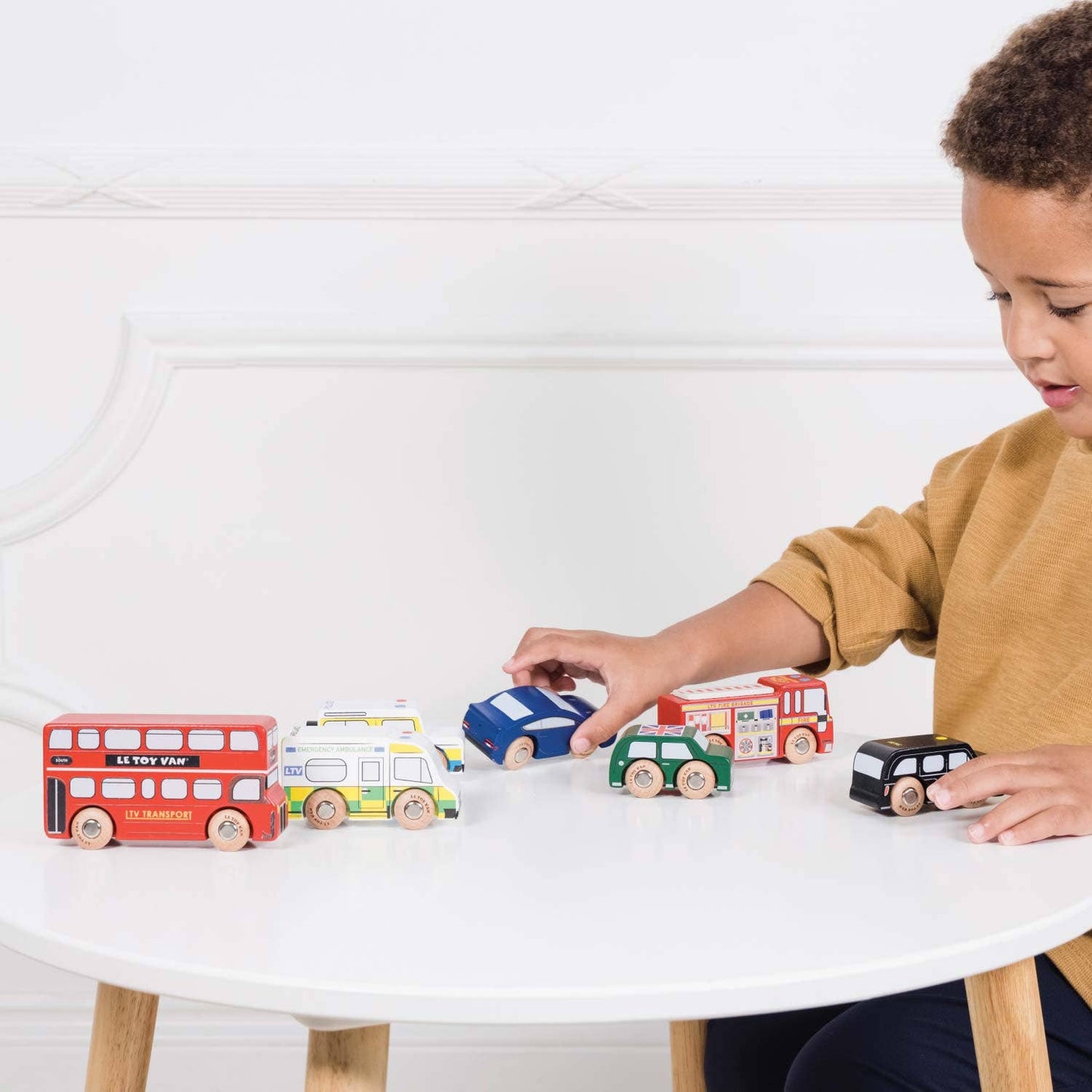 Le Toy Van, Inc. - London Toy Car Set