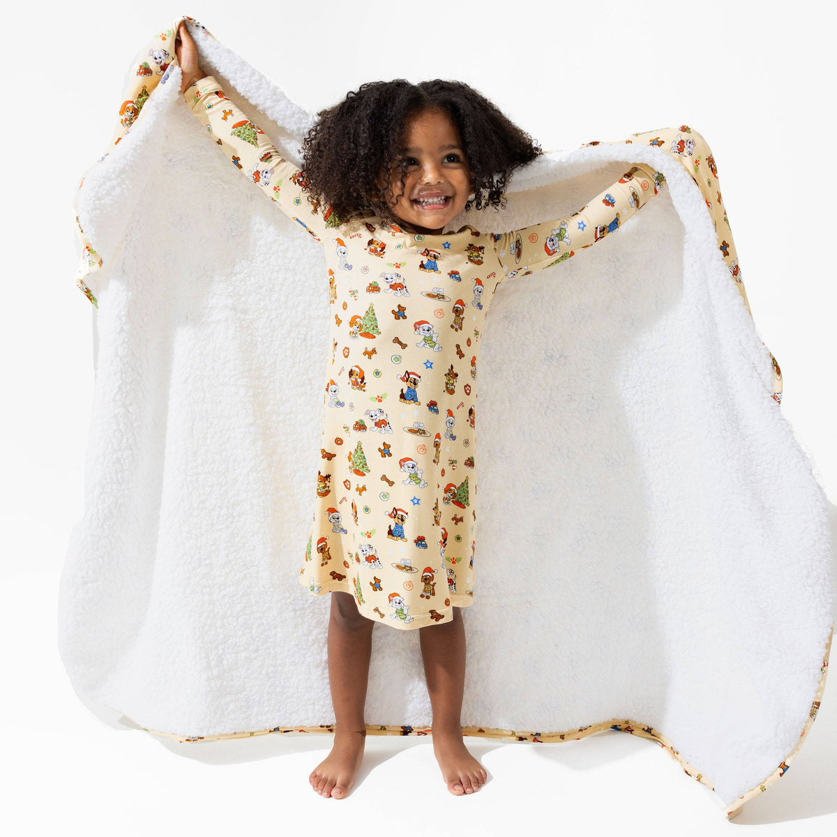 Bellabu Bear - PAW Patrol: Jingle Paws Bamboo Blanket: 45 x 60 in