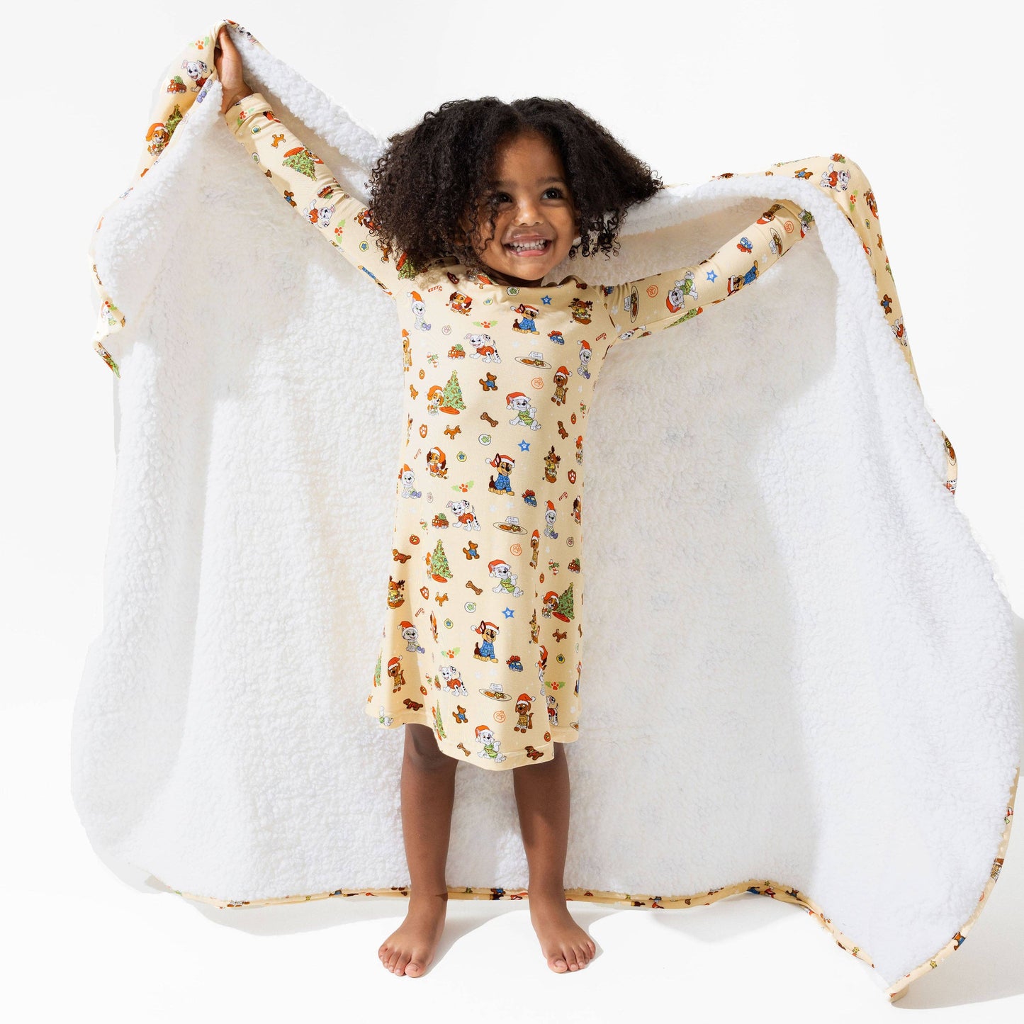 Bellabu Bear - PAW Patrol: Jingle Paws Bamboo Blanket: 45 x 60 in