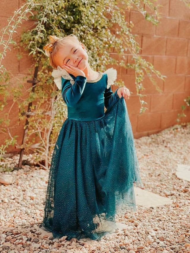 Joy Costumes by Teresita Orillac - The Brave Princess  dress: M (6-8 years)