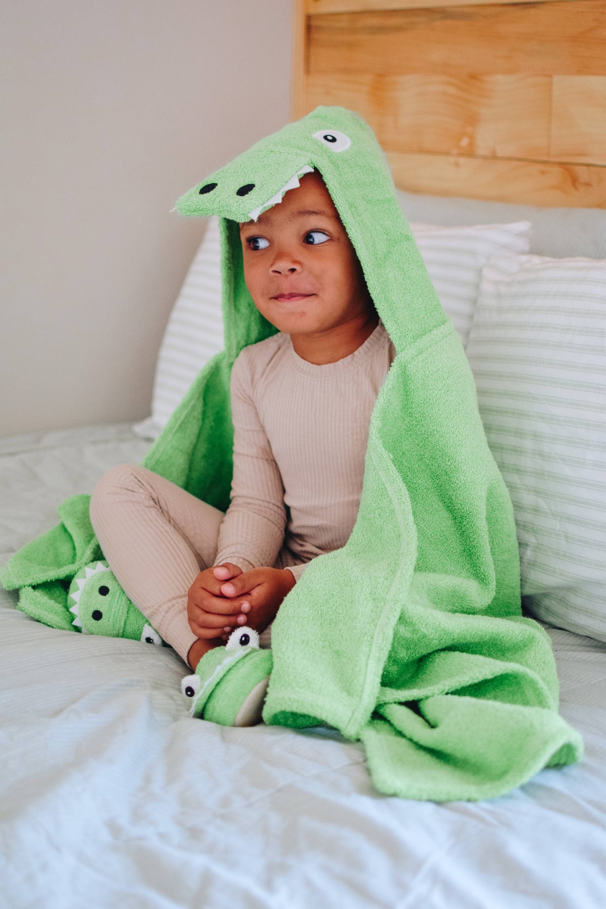 Yikes Twins - Alligator Hooded Towel for toddlers ages 2 to 8 years old