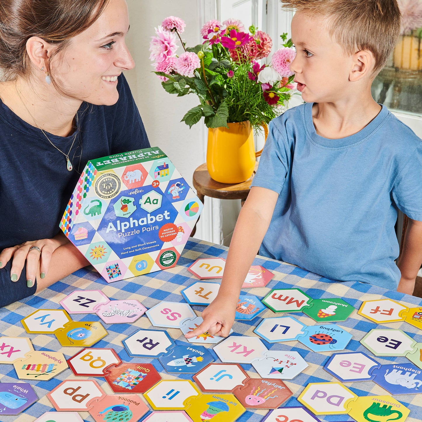 eeBoo - Alphabet Hexagon Puzzle Pairs