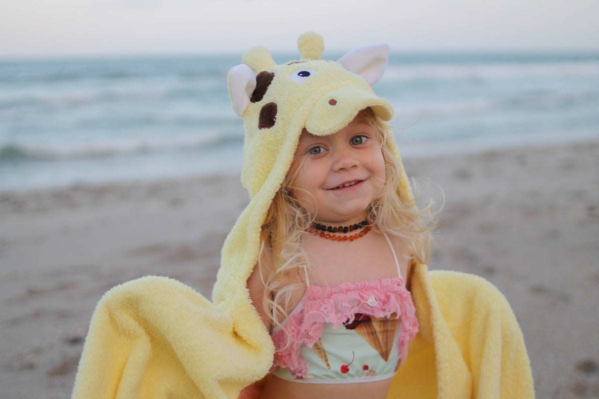 Yikes Twins - Giraffe Hooded Towel for toddlers ages 2 to 8 years old