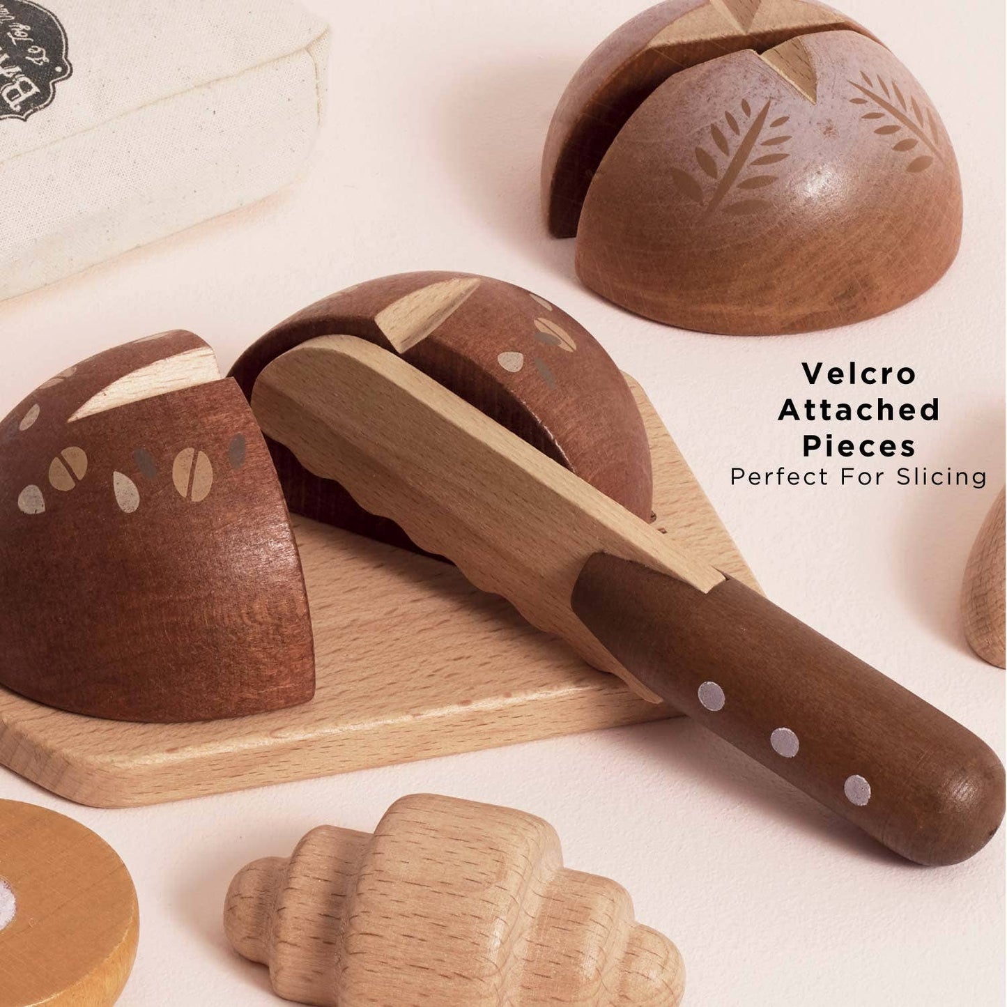 Le Toy Van, Inc. - Artisan Bread and Knife Set