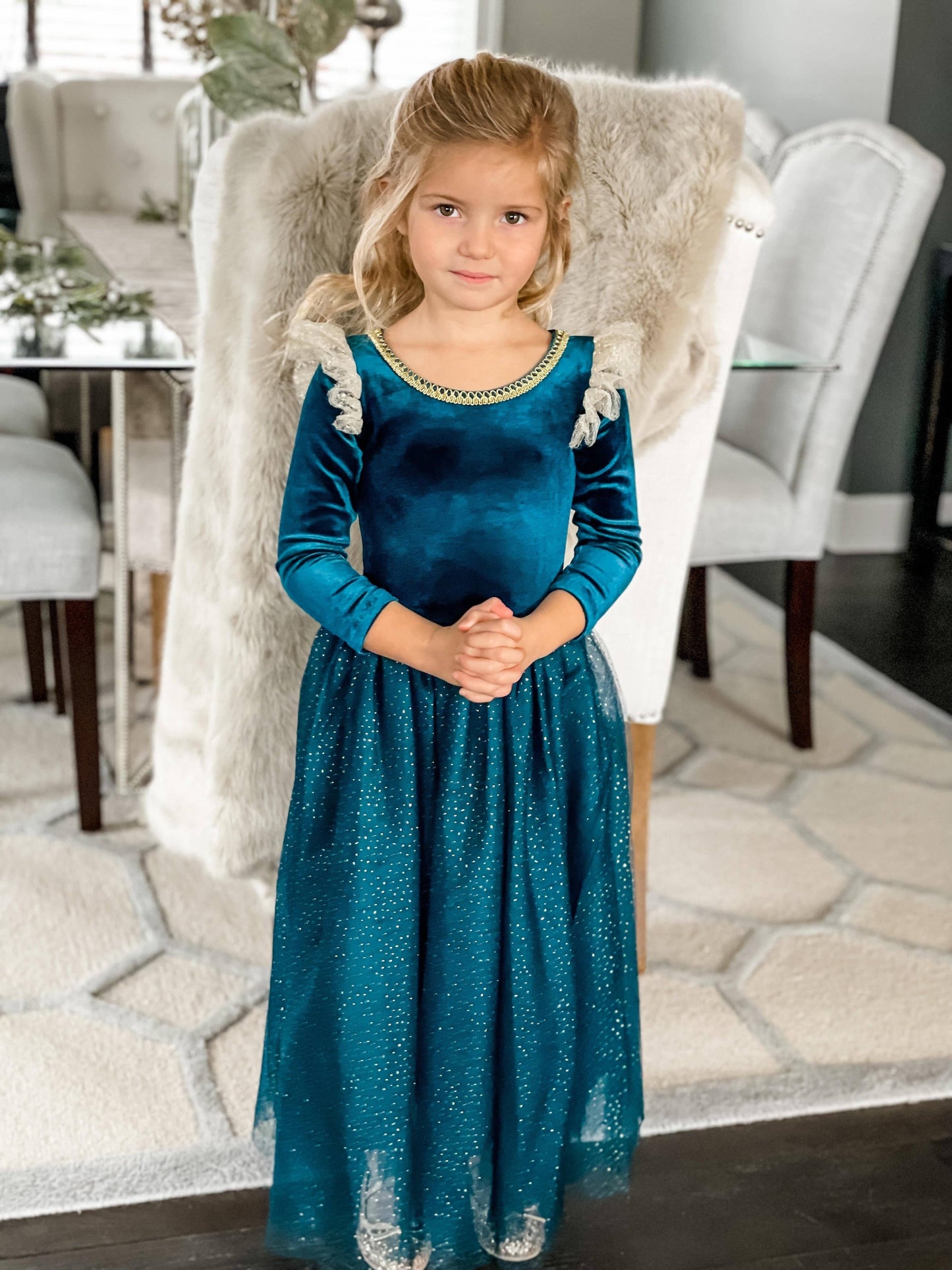 Joy Costumes by Teresita Orillac - The Brave Princess  dress: S (4-5 years)