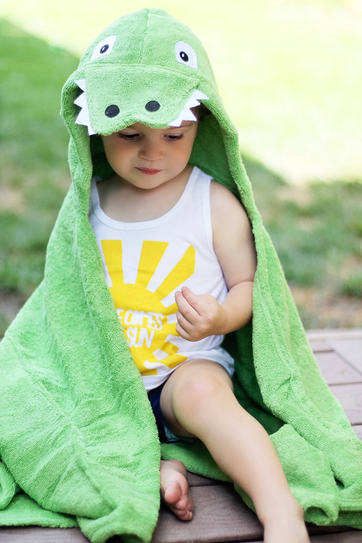 Yikes Twins - Alligator Hooded Towel for toddlers ages 2 to 8 years old