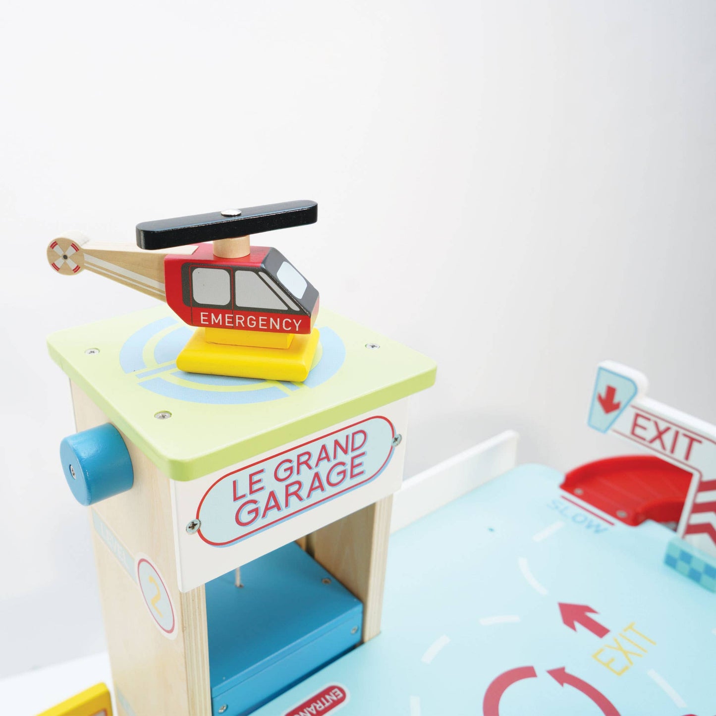 Le Toy Van, Inc. - Le Grand Wooden Garage