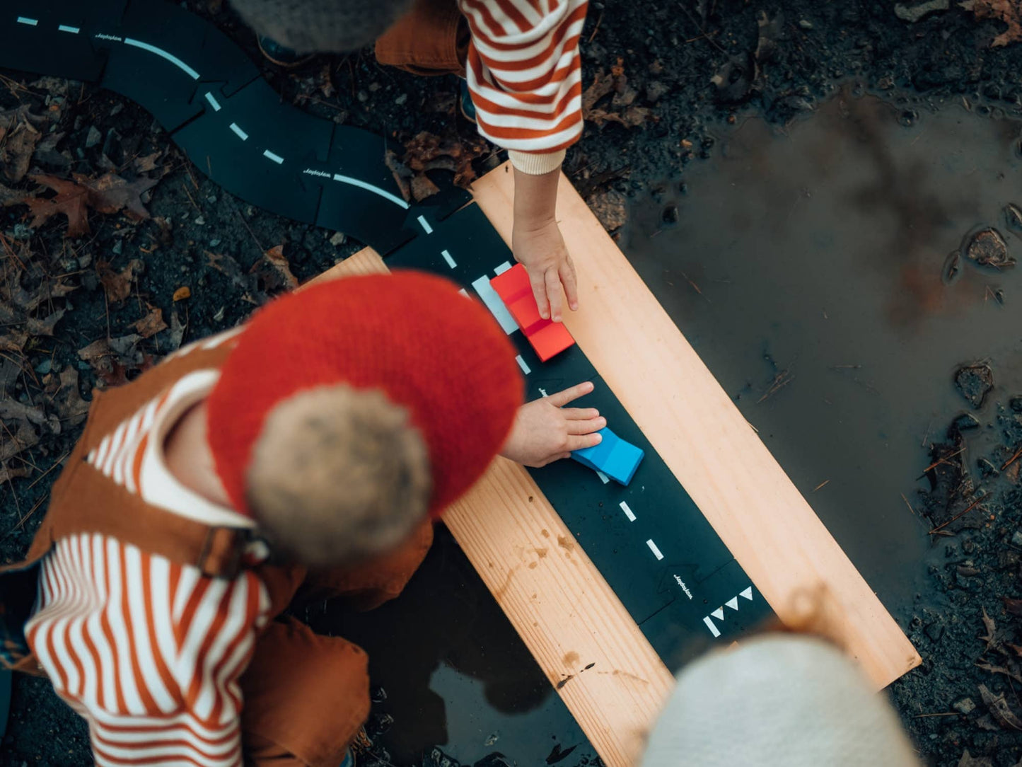 Waytoplay Toys - King of the Road - Extra Long Flexible Toy Road with Cars