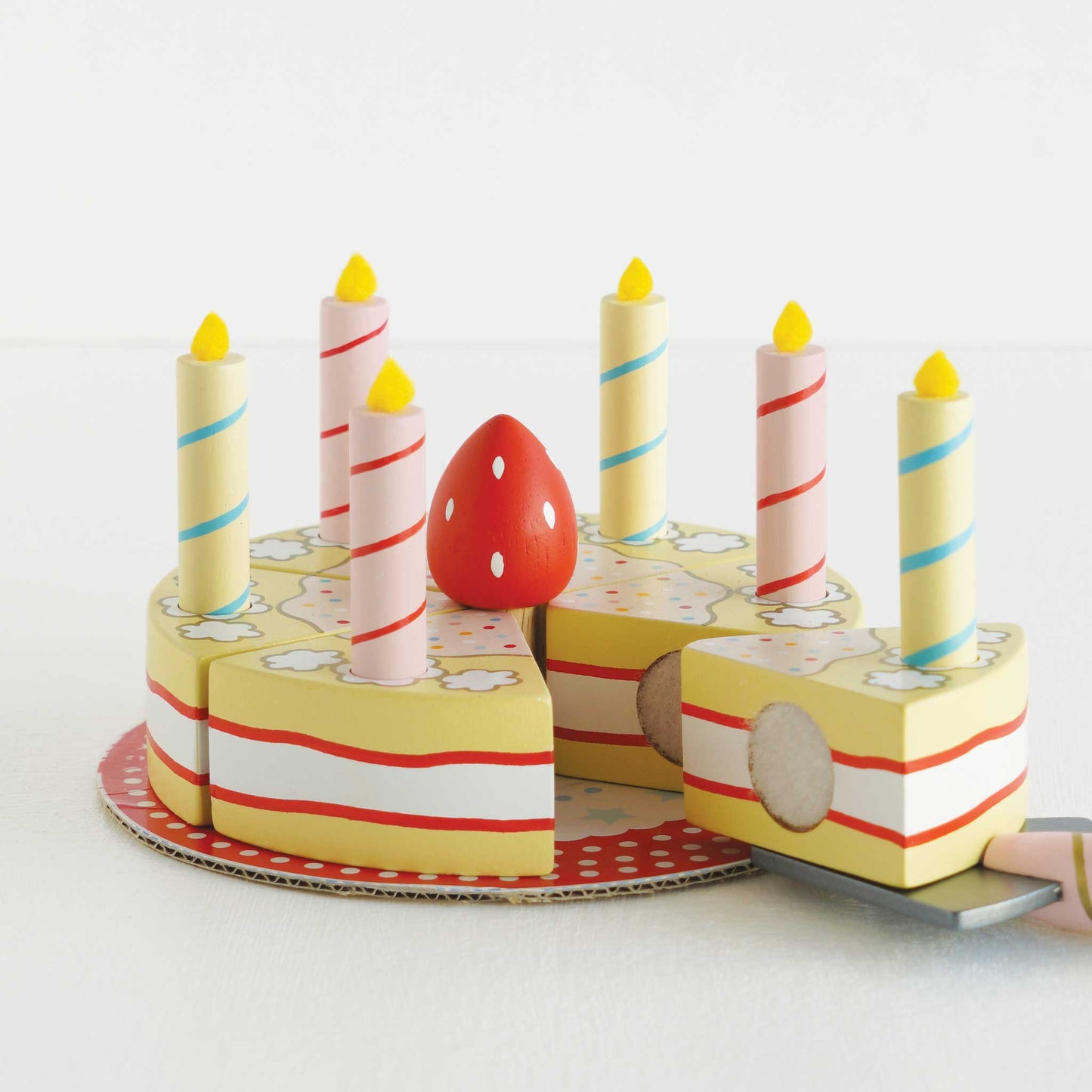 Le Toy Van, Inc. - Sliceable Birthday Cake & Candles